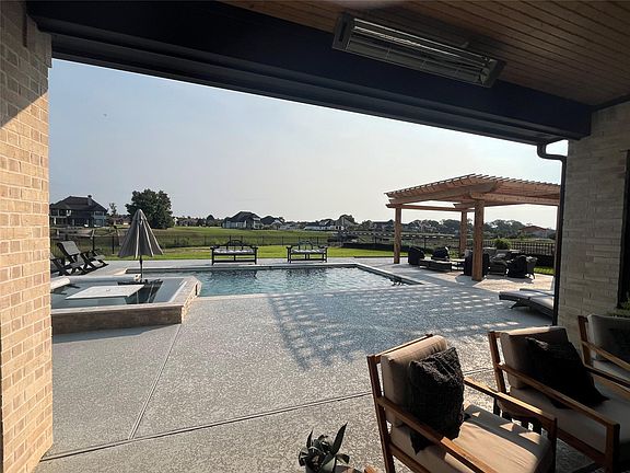 3rd image of 11686 Renaissance Dr