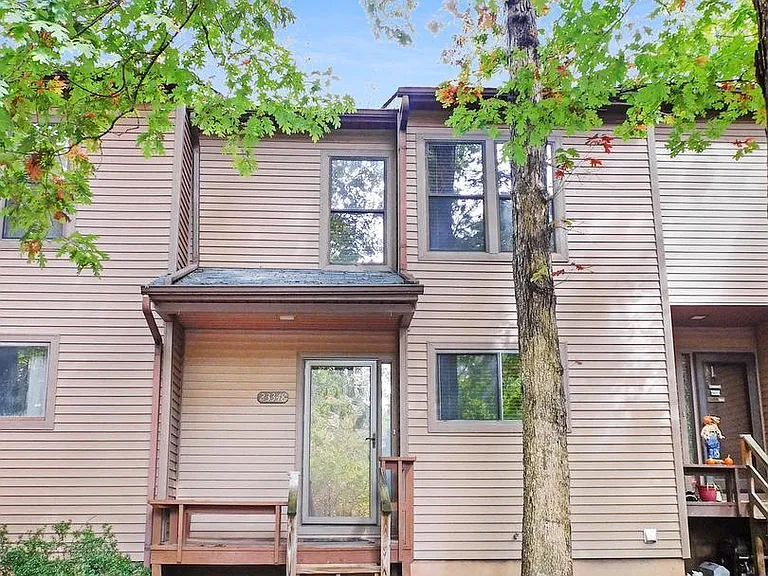 23348 Red Oak Ct — Photo 1