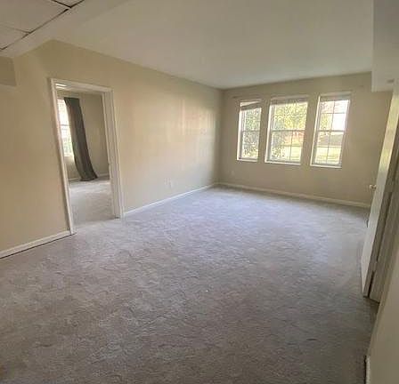 2nd image of 1721 Queens Ln Unit 1-104