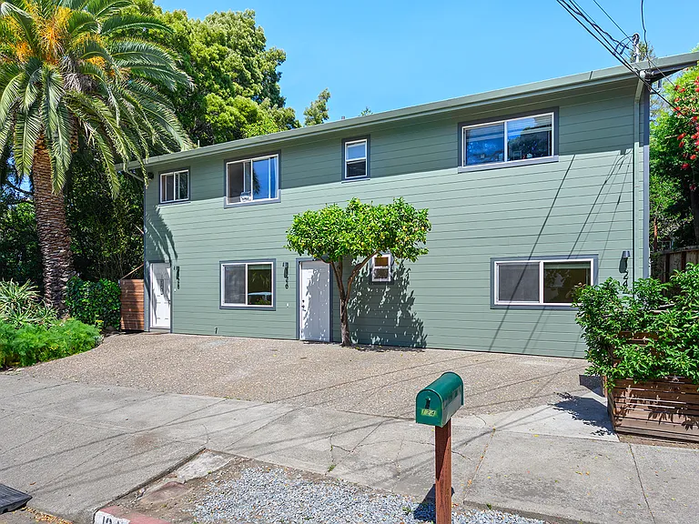 128 Mission Ave — Photo 2