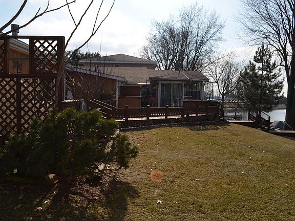 3rd image of 25746 Rainbow Dr