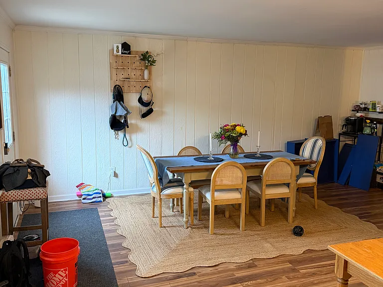 2914 Cathedral Ln — Photo 2