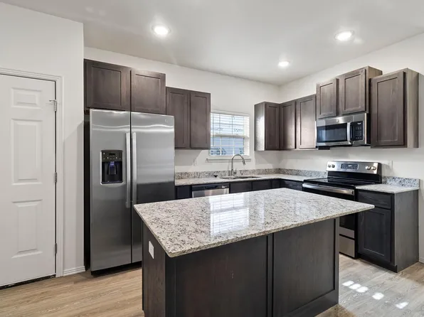 957 S Amarillo Ave #2, Fayetteville, AR 72704