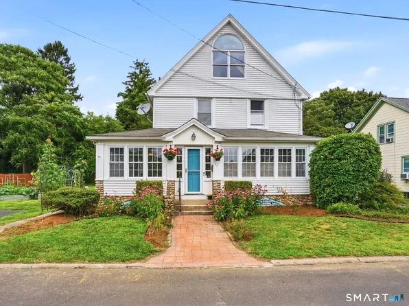 13 Snowden Street, Waterford, CT 06385