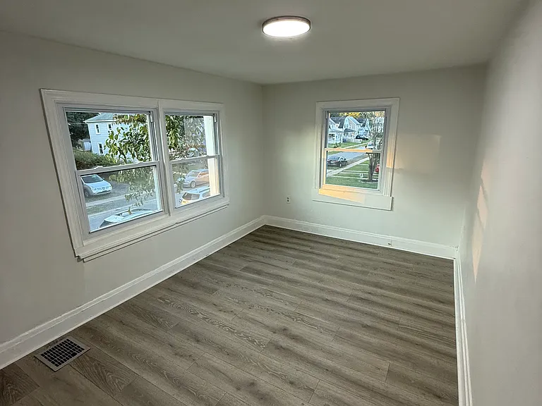 125 Osborne Rd #3 — Photo 6
