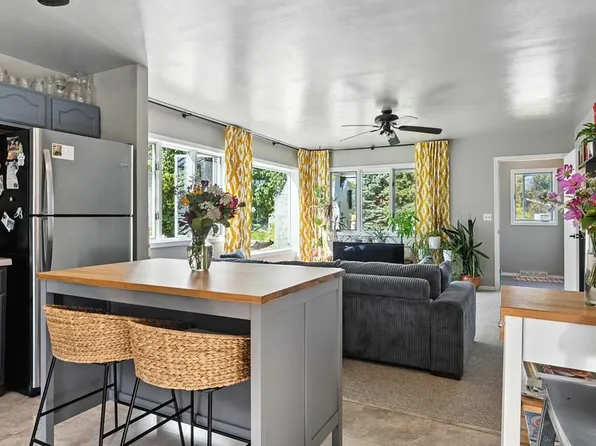 948 S Ithaca Pl, Sturgeon Bay, WI 54235