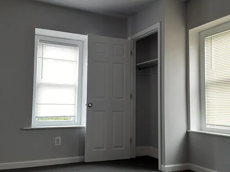 4927 Knox St #2 — Photo 17