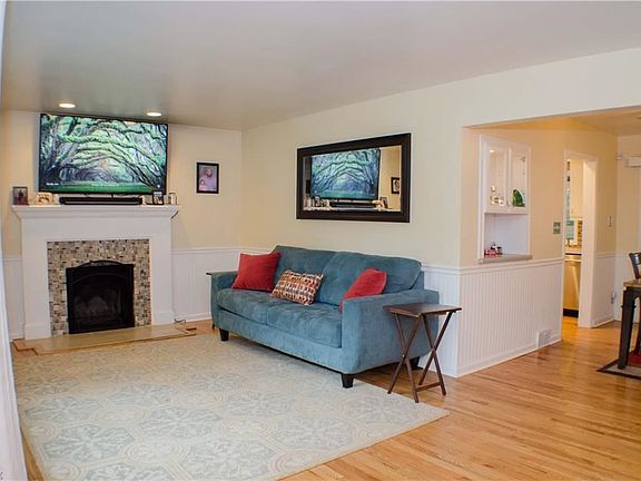 4th image of 1855 Kingsley Ave
