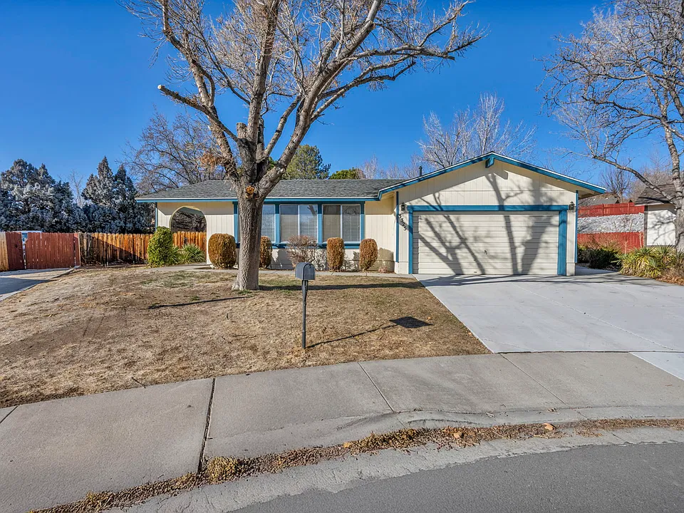 3325 Saratoga Ct