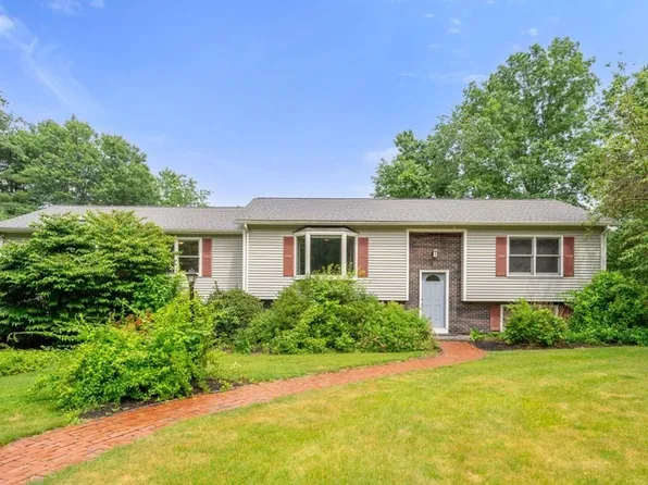 2 Strawberry Ln, Shirley, MA 01464
