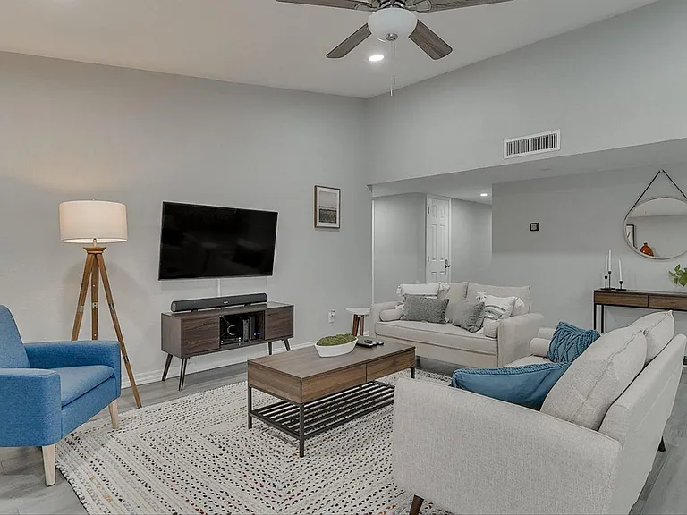 2922 Clover Valley Dr — Photo 8