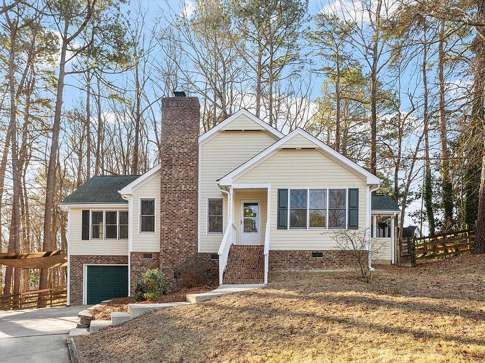 1st image of 108 Fairburn Ct