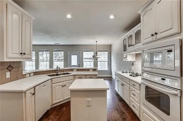 5205 Sandstone Ln — Photo 3
