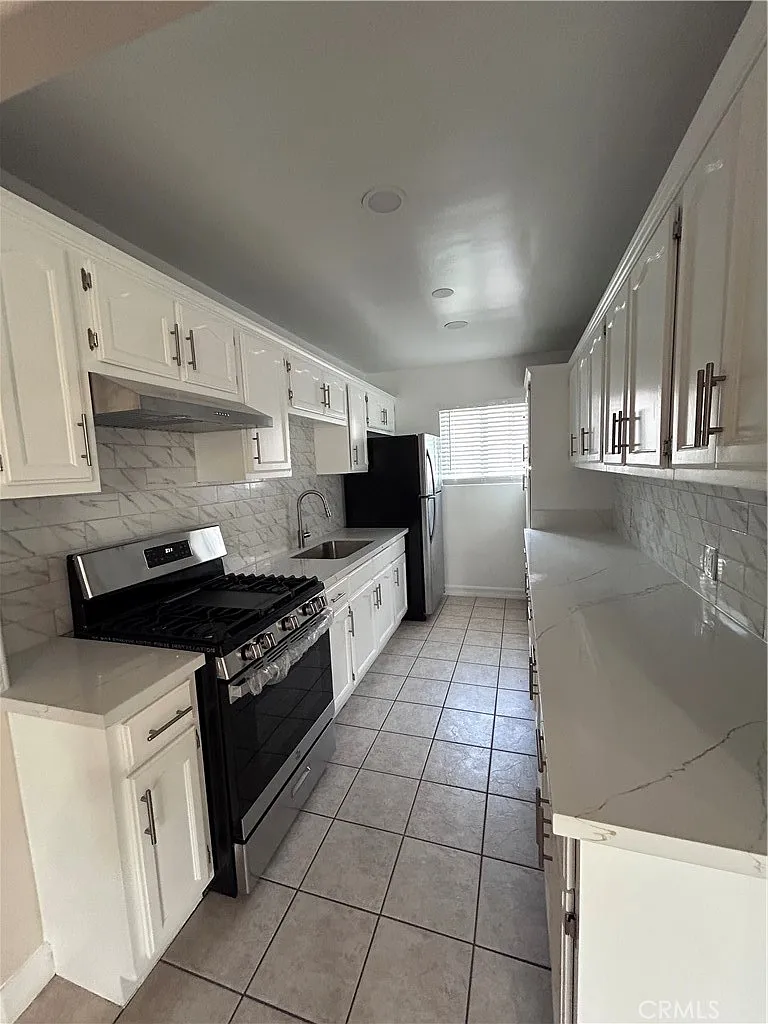 2 bed, 5982 sqft, $2,800 — Photo 2