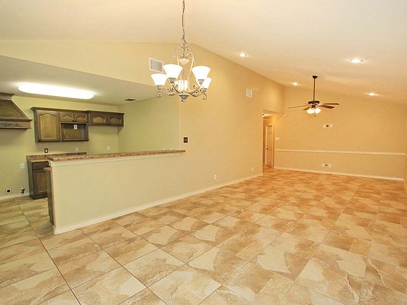 5th image of 2412 Grisell Dr