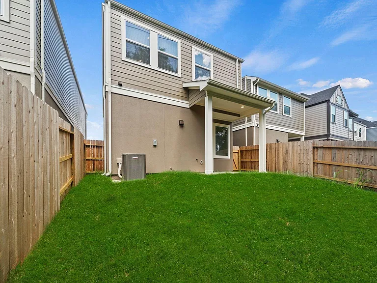 527 Park Hill Ct — Photo 19
