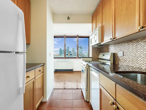 4th image of 474 48th Ave APT 15A