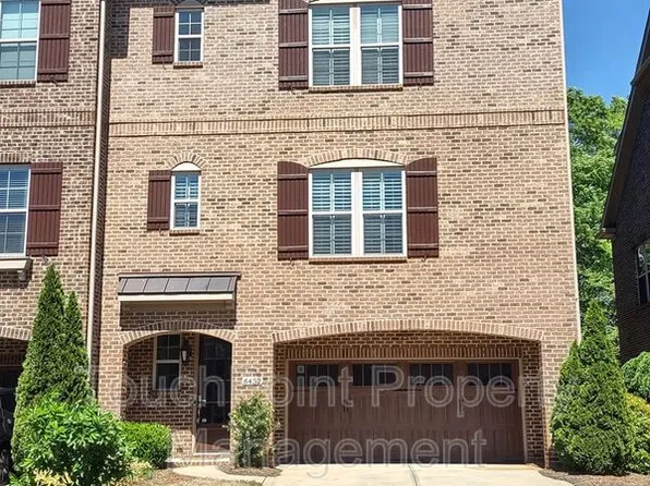 6432 Fairway Row Ln, Charlotte, NC 28277