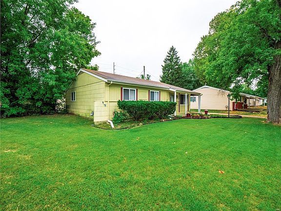 2nd image of 2480 6th Ln