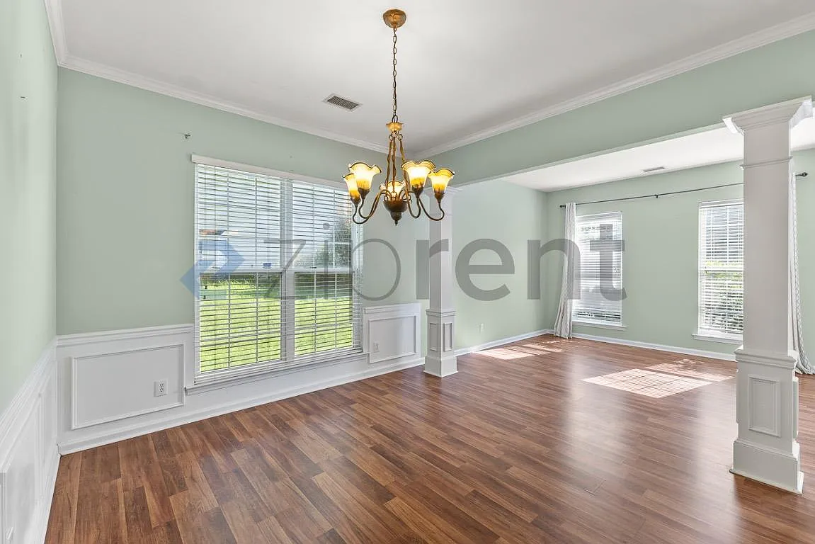 3 bed, 2.5 bath, 2200 sqft, $2,400 — Photo 4