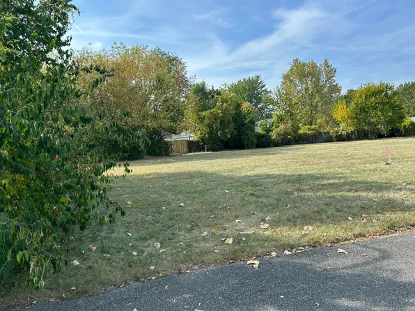 1962 McCartney Ave, Ypsilanti, MI 48198