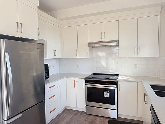 3rd image of 22577 Royal Cres #303