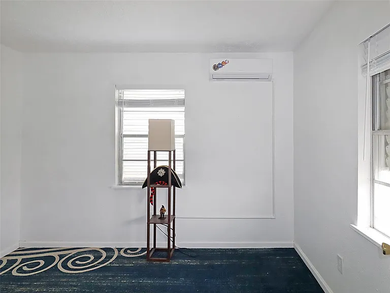 6004 Avenue T — Photo 8