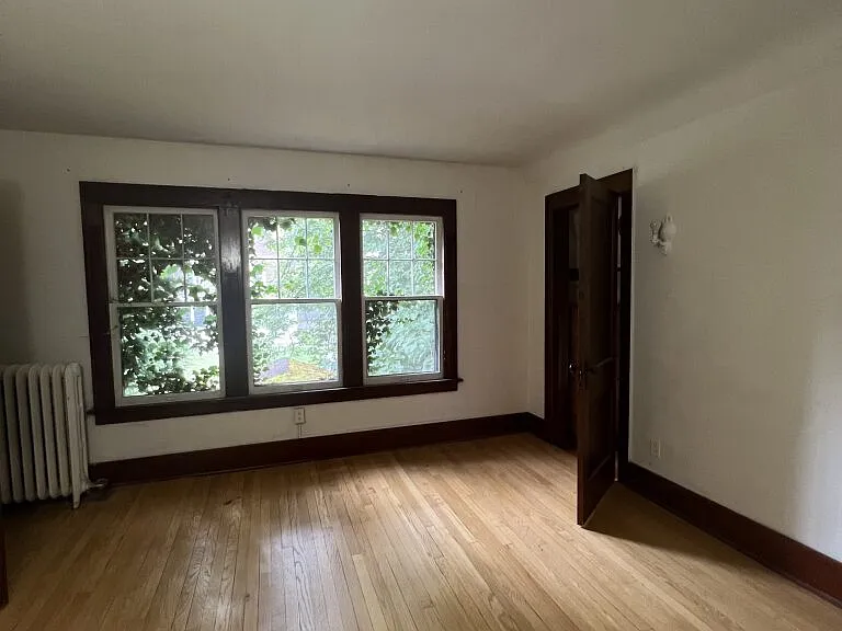 115 Heights Ct — Photo 12