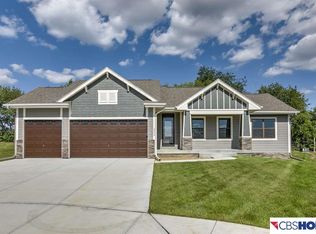 2006 Gindy Cir, Cir, NE 68147