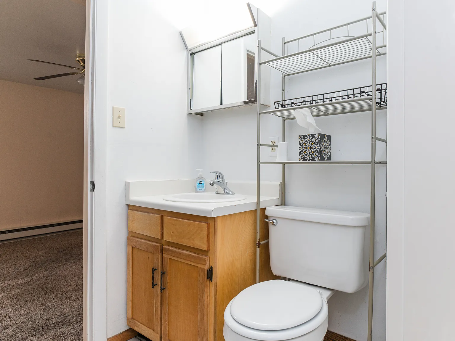 2 bed, 1000 sqft, $1,250 — Photo 2