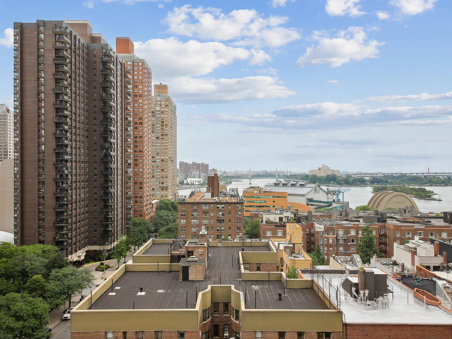 501 East 87th Street — Photo 4