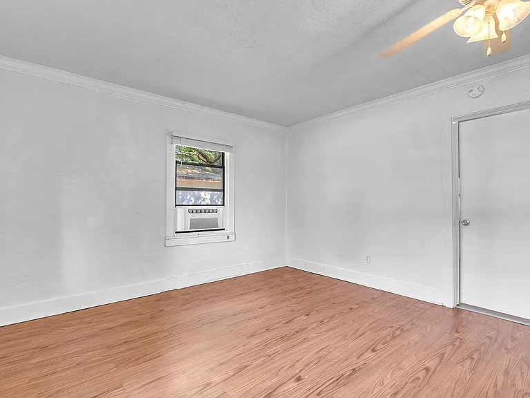 612 32nd St #B — Photo 9