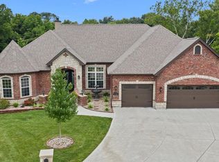 114 Place De Yeager, Lake Saint Louis, MO 63367