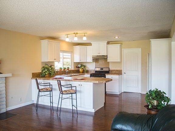 2nd image of 1026 La Sombra Dr