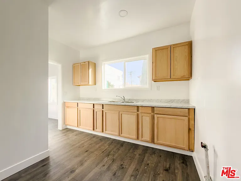 908 S Normandie Ave #16 — Photo 17
