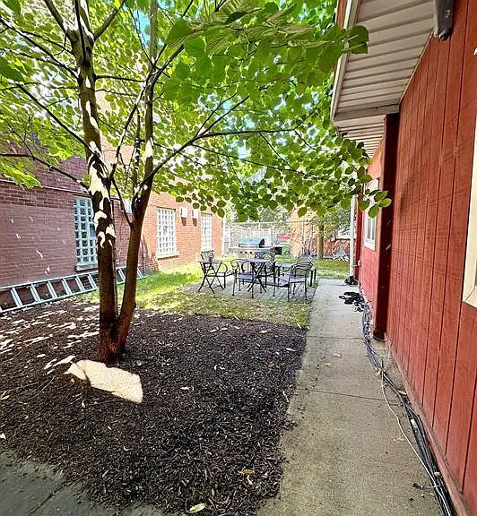 4450 N Ashland Ave #202 — Photo 5