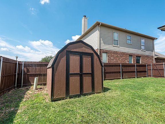 5th image of 825 Jodie Dr
