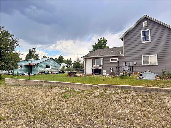 2nd image of 807 4th St W