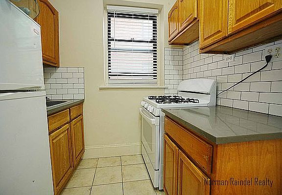4th image of 529 E 235th St APT 2A