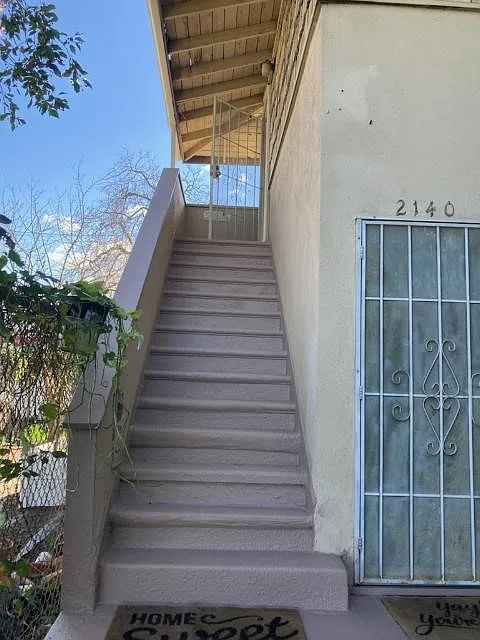 2 bed, 700 sqft, $2,250 — Photo 2