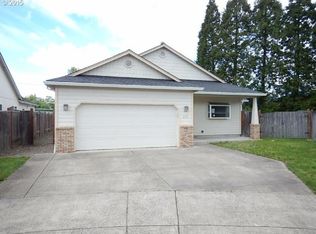 692 62nd St, Springfield, OR 97478