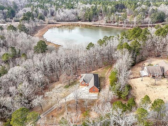 3rd image of 75 Weaver Rd