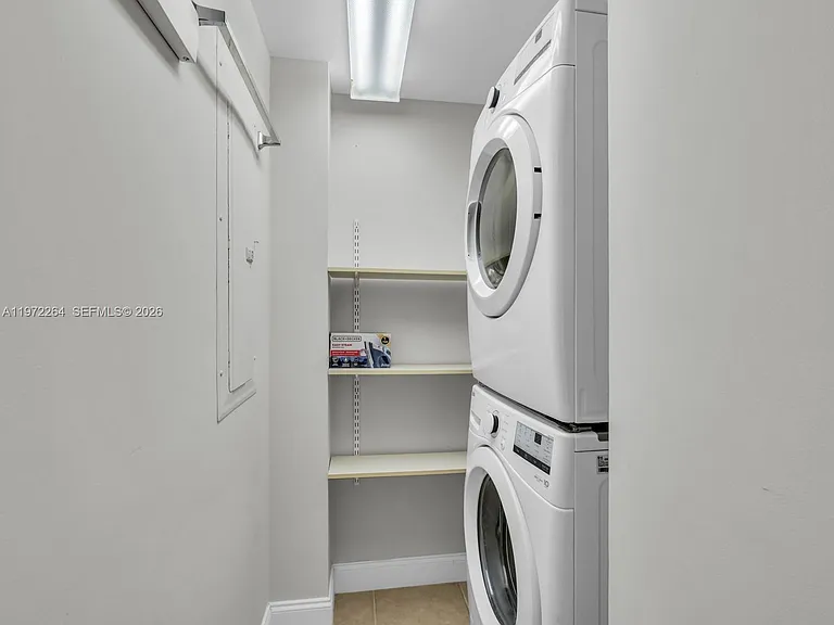 2051 SE 3rd St #Townhouse 11 — Photo 46
