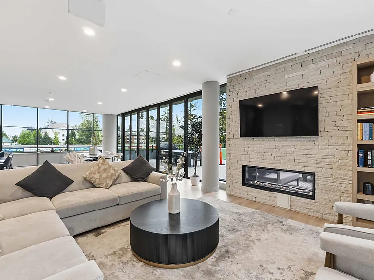 1588 Johnston Rd #909 — Photo 9