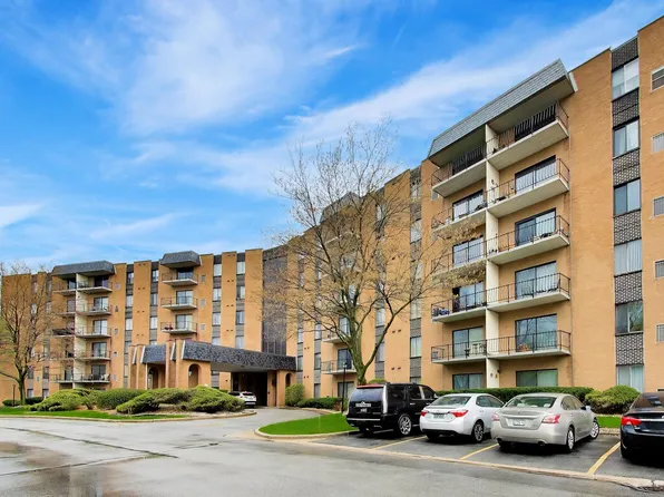 700 N Bruce Ln APT 312, Glenwood, IL 60425