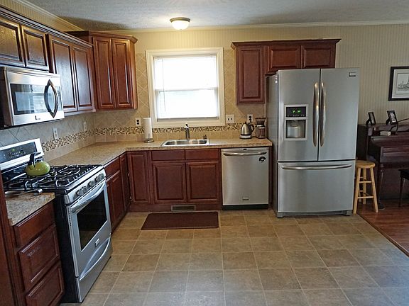5th image of 445 Liberty Via