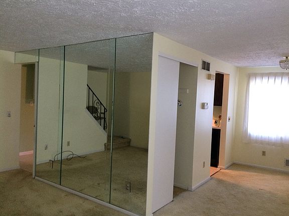 4th image of 2060 Bear Creek Dr