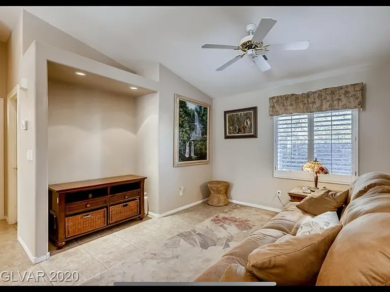 912 Windhook St — Photo 9