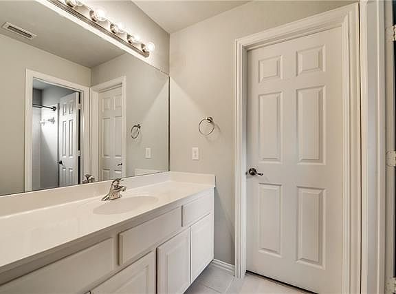 3rd image of 4000 Dawn Dr