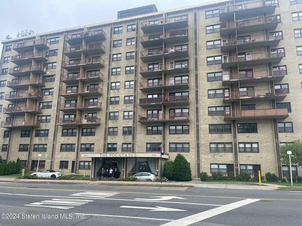 1000 Clove Rd APT 8C, Staten Island, NY 10301